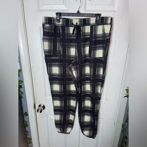LulaRoe Lulu sweatshirt Plaid Sweatpants. NWOT
